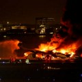 Video: Japanski avion se zapalio prilikom slijetanja u Tokio, pet poginulih