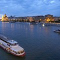 У судару чамцима у близини Будимпеште погинуло двоје људи, за петоро се и даље трага