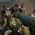 UKRAJINSKA KRIZA: Zelenski smenio komandanta združenih snaga; Putin: Ruska mirovna inicijativa može da zaustavi rat
