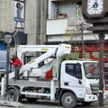 Praznični duh u Kragujevcu: U toku postavljanje NOVOGODIŠNJE rasvete