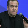 Medvedev zakucao Evropu! "EU je zla, nejaka starica koja pokušava da se obuče u mladu i efektnu lepoticu"