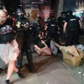 Uhapšen još jedan demonstrant ispred Generalštaba: Gađao policiju predmetima (foto,video)