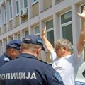 Pančevo: Policija privela Nenada Živkovića jer nije hteo da se legitimiše, građani spečili policiju da ga odveze do stanice…