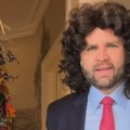 Džej Di Vens sa perikom Potpredsednik Amerike otvorio vrata, pa se obratio deci (video)