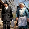 Pažnja, Vaskrs ulepšala: Baka Velinku (87) sa Cera posetila delegacija iz Loznice