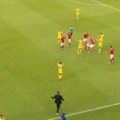 Pogledajte trenutak kada se srušio Eriksen: horor scena - oglasio se Fudbalski savez Danske i otkrio njegovo stanje! (video)
