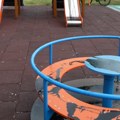 Dečje igralište u Čelarevu ispolivali uljem?! Sramota, meštani zgroženi tim divljačkim činom, a tu se svakodnevno igraju sva…
