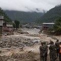 Nepal broji žrtve: Skoro 800 mrtvih, više od 2.500 ljudi nestalo