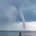 Tornado na Halkidikiju! Iznenadna oluja zahvatila letovalište, četiri osobe povređene