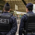 Napad na prolaznike u Parizu – jedna osoba ubijena, druga ranjena
