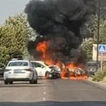 Automobil u plamenu! Drugi smrskan, teška nesreća na putu Pančevo - Beograd (video)