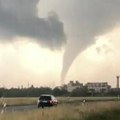 Tornado pogodio britaniju: Obilne padavine i oluje na jugu Engleske (video)