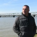 "Izvukli smo ga iz vode, prvo je pozvao suprugu": Sekunde su delile muškarca od smrti posle skoka za Pančevačkog mosta, ali…
