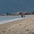 Drama kupača srpskog porekla na moru u Grčkoj: Olimpik Bič umalo je postao mesto tragedije, kad je stariji muškarac počeo…