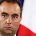 Francuski sindikat optužio premijera Lekornija da je lagao da ima master diplomu