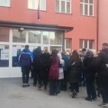 Vanredni izbori na KiM: Srbi imaju 10 mandata, policija intervenisala zbog slikanja listića