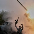 Ruske snage napale tri broda sa vojnim teretom za Ukrajinu, Kijev dronom pogodio skladište u Rusiji