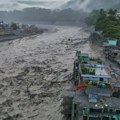 Nisam smeo više da čekam Heroj Nepala: Direktor škole spasao 900 dece od smrtonosne bujice u Nepalu