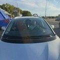 „Rat“ transparentima u Kragujevcu pojačan auto sirenama – za jedne podrška sponatna, za druge organizovana (VIDEO)