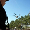 Sa skoro 2 kilometra dron vidi šta radite u kolima! "Zuje" iznad puteva širom Srbije, samo jedan prekršaj za sada ne…