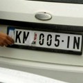 Rok ističe 1. decembra, Beograd ćuti: Srbi na severu Kosova prelaze na RKS da im tablice ne bi bile suvenir, a „automobili…