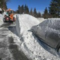 Smetovi i do 2 metra, haos na putu preko Golije: Vozila ostala zaglavljena, kolaps nastao zbog nevremena (video)