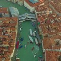 Венеција забрањује велике туристичке групе и звучнике због прекомерног туризма