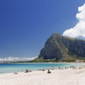 Evropska plaža koju porede sa onom u Riju: Turisti kažu da nigde nisu videli lepše more