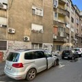 Skretao pa "pokupio" 4 parkirana automobila: U centru Beograda došlo do haosa: Stanare okolnih zgrada probudio jak udarac…