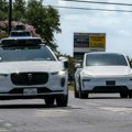 Ko će prvi isporučti robotizovane taksije - Elon Musk ili Kinezi
