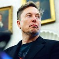 Tesla čvrsto uz Muska – stiže nagrada u akcijama
