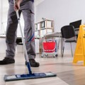 Zaboravite na skupe hemikalije za čišćenje podova: Stavite ovo u vodu i vaš parket će sijati kao nov
