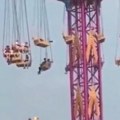 Pokvarila se vrteška u luna parku: Posetioci ostali zarobljeni: Visili sa 20 metara visine (foto)