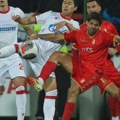 POLUVREME - Verovatno najduže gledanje VAR-a u istoriji fudbala donelo penal Zvezdi, Kostov pogodio!