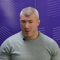 „Ono što je Vučić sinoć uradio može da mi navuče nekog ludaka na vrat“: Bačulov zabrinut za bezbednost svoje porodice…