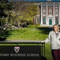„Pravna plavuša“ ponovo na Harvardu nakon 24 godine: Riz Viterspun oduševila obožavaoce VIDEO
