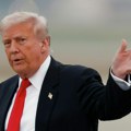 Tramp: Ako Zelenskom ne odgovara američki plan, može da nastavi da se bori