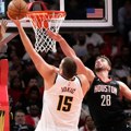 Zakucavanje večeri u NBA ligi, pa "lopte koje imaju oči", ovo su najbolji potezi Nikole Jokića protiv Hjustona