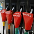 Vozači navalili: Stotine pumpi ostale bez goriva