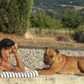 Elena Karić skroz gola pozira na ivici bazena Popustile joj kočnice u Francuskoj! Okrenula zadnjicu kameri, pa sve objavila na…