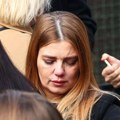 Kija Kockar uplakana stigla na kremaciju Vladimira Vuletića: Sva u crnini, ne krije koliko joj je teško (foto)