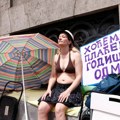 Umetnici protestuju ispred Ministarstva kulture: „Hoćemo plaćeni godišnji odmor“