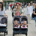 Pomoć Beograda dobilo 108 porodica: Jednom godišnje novac za trojke, četvorke i duple blizance