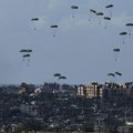 Vojska SAD isporučila četvrti paket pomoći Pojasu Gaze iz vazduha