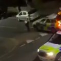 Građani napali policiju zbog krave? Haos u Londonu (video)