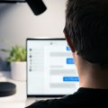 Ceo dan pred ekranom? Pravilo 20-20-20 vam može spasiti oči