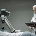 Robot-hirurg u narednih 10 godina bi mogao da bude testiran na ljudima: Već operisao svinje
