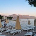 Crnogorci opleli po paradajz turistima, stigao im odgovor: Dođete u Beograd i živite 15 godina u Studenjaku