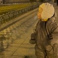 Tako mali, a takav šmeker: Uzalud ga je mama dozivala, video njih tri i zakucao se u mestu (Video)