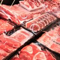 Cena žive vage pala, ali trgovci i dalje drže cenu mesa: Stručnjak o rešenju za problem srpskih potrošača